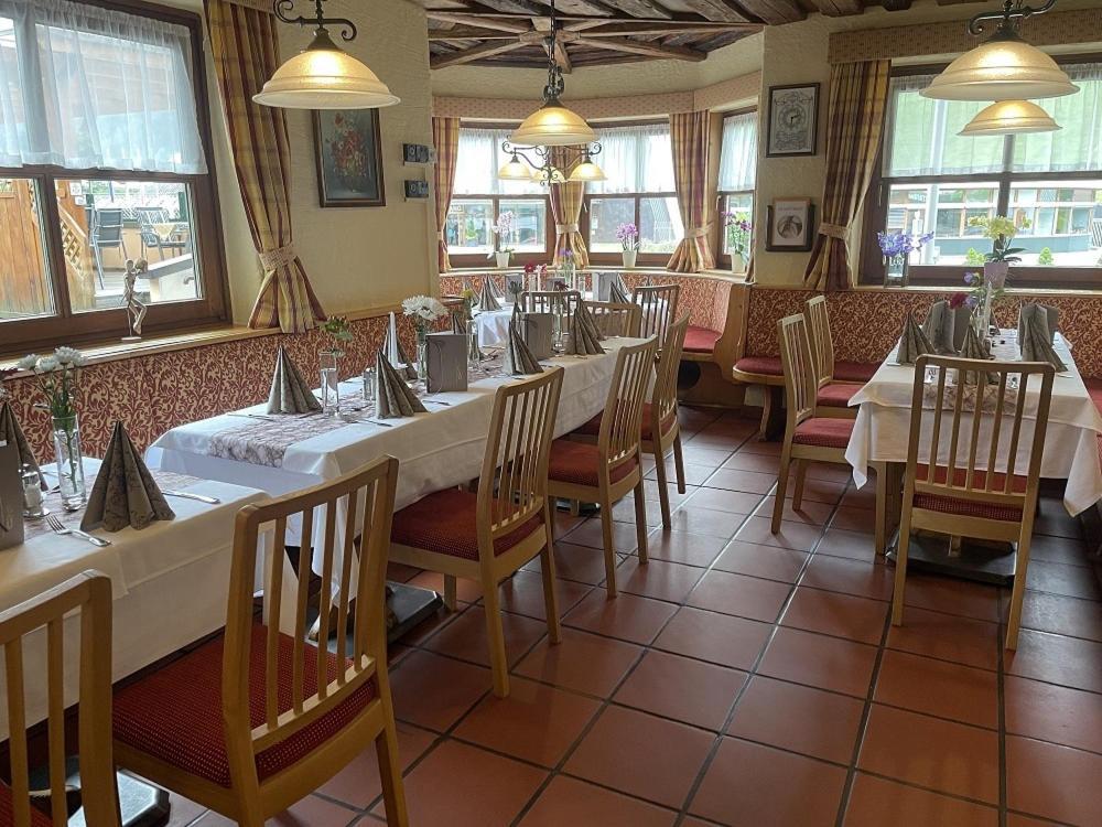 Restaurant-Pension Dorfwirt Bad Kleinkirchheim Buitenkant foto